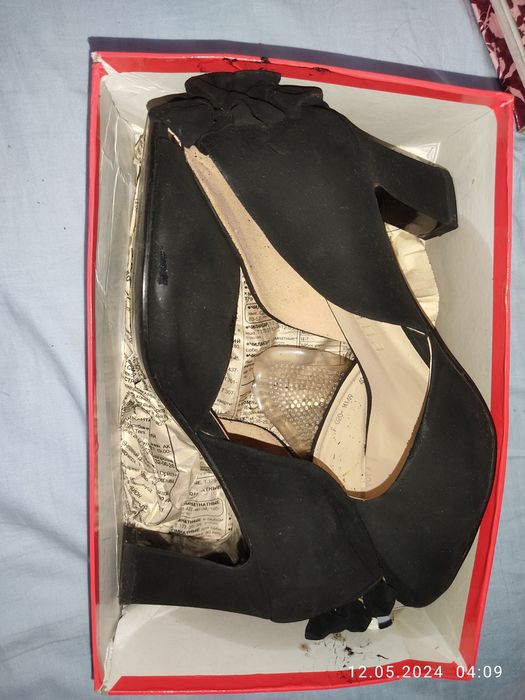 Вечерние замшевые туфли