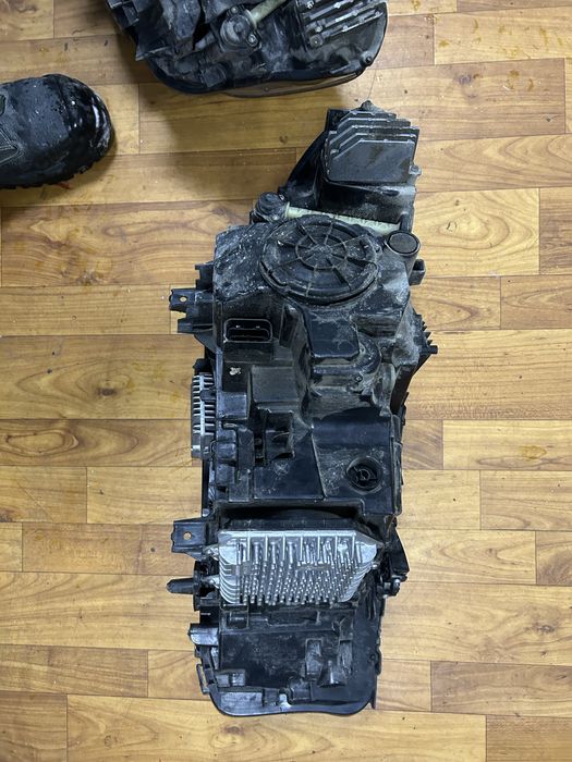 Передние фары BMW G30