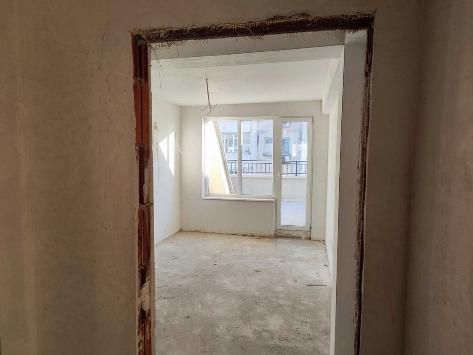 Продава се Мезонет в Ямбол, Център - 183 кв.м за 557 €/кв.м - Снимка #2