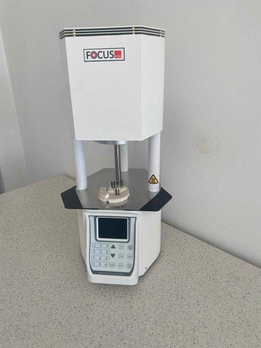 Vanzare echipamente tehnica dentara