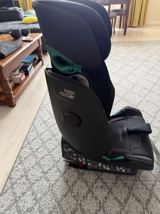 Britax Romer Advansafix i-Size - ISOFIX - 15 luni 12 ani - 9 la 36 Kg - SICT