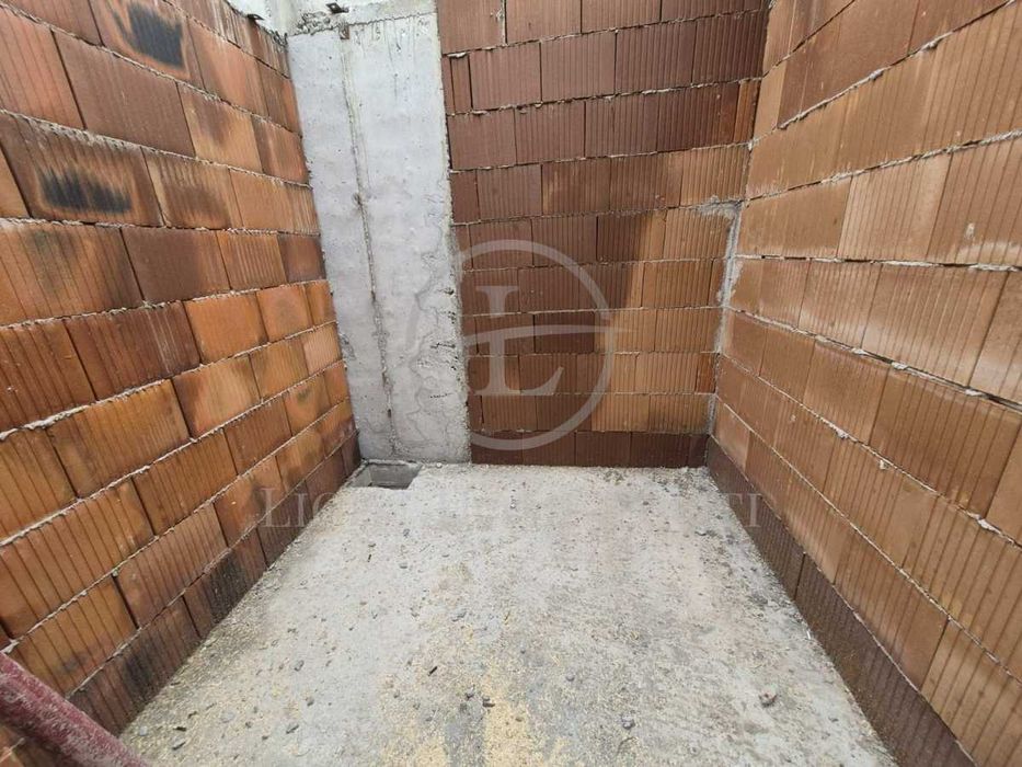 Реф. 2459 Къща с Три Спални и Паркомясто / Белащица