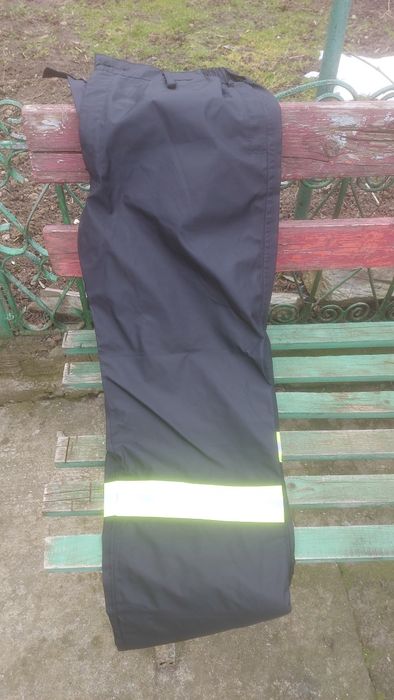 Costum pompieri contra intemperiilor