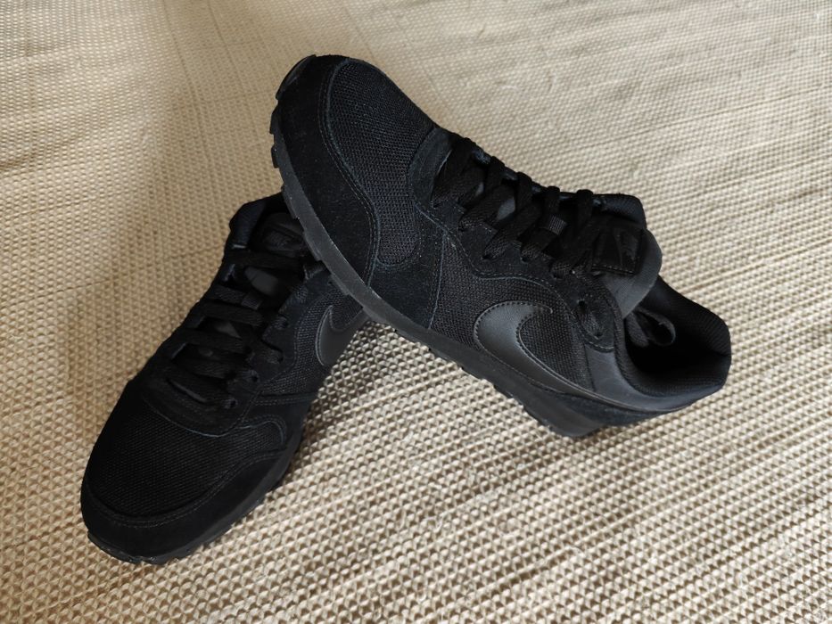 Нови, оригинални Nike MD Runner 2 / EUR 43-27.5 см.