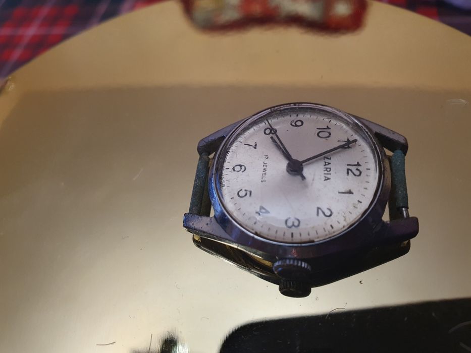 Дамски часовник "ЗАРЯ"