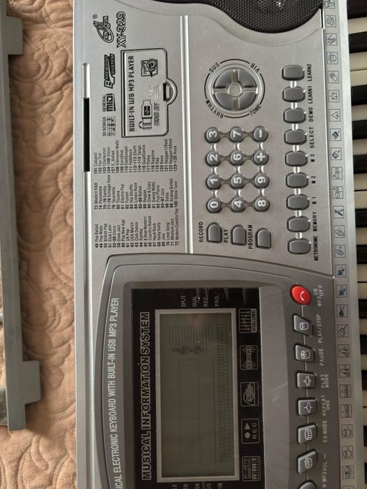 Синтезатор Xin Yun