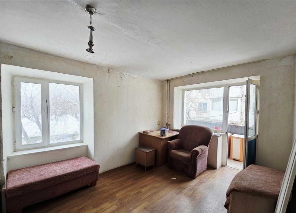 **Продам 1ю квартиру в центре по Республике во 2мкр