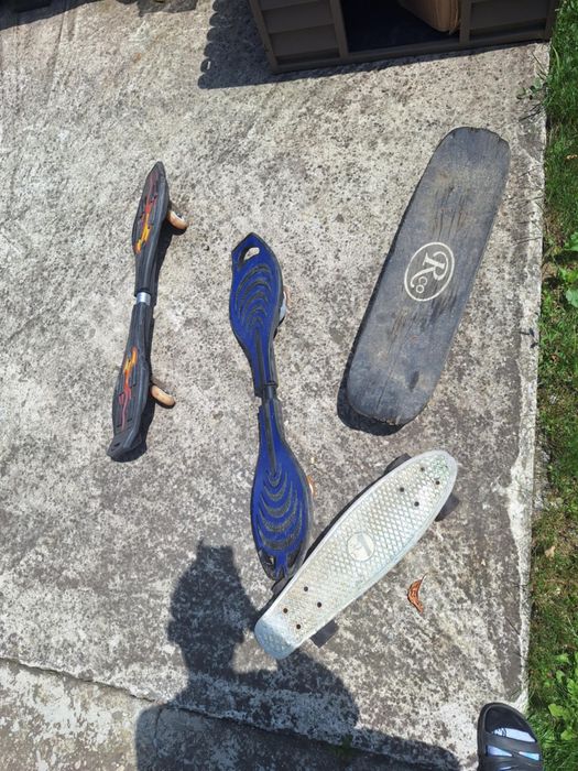 Skateboarduri.