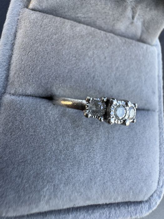 Inel din argint si diamante