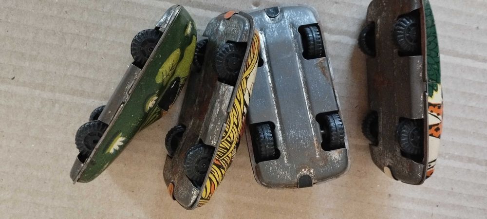 Тенекиени колички