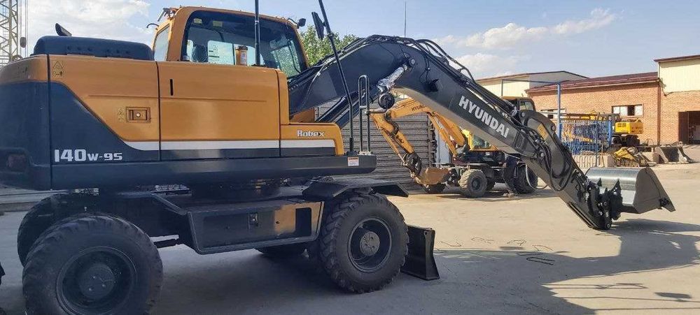 Hyundai R140W-9S