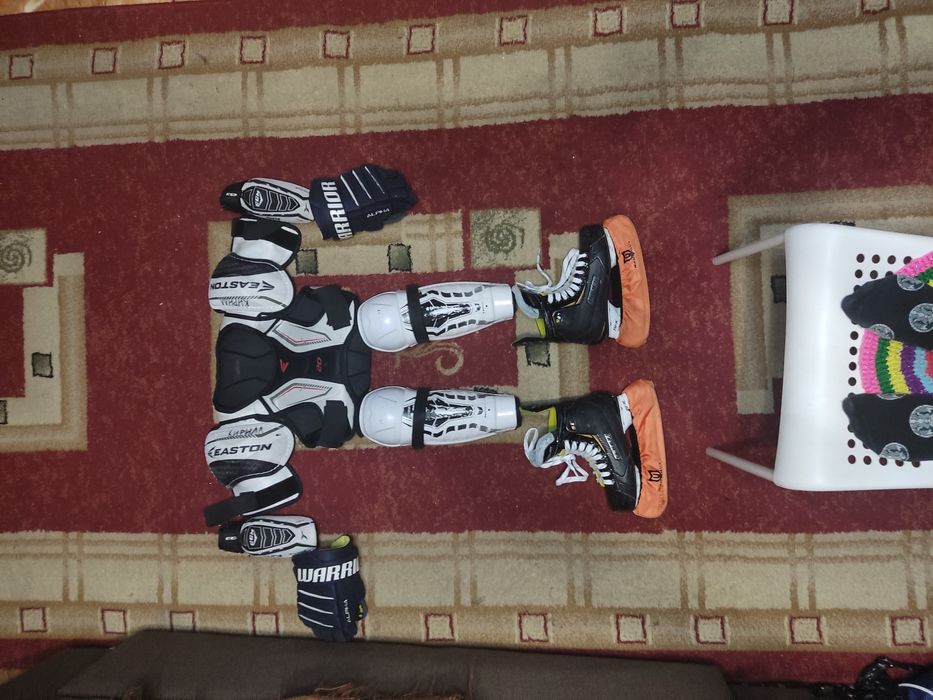 Продам, комплект щитки нагрудник налокотники.ОтдельКоньки,краги термак