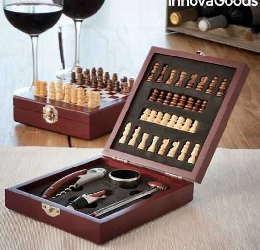 Луксозна КУТИЯ ЗА ВИНО с ШАХ и Аксесоари. Подаръчен комплект с ШАХМАТ