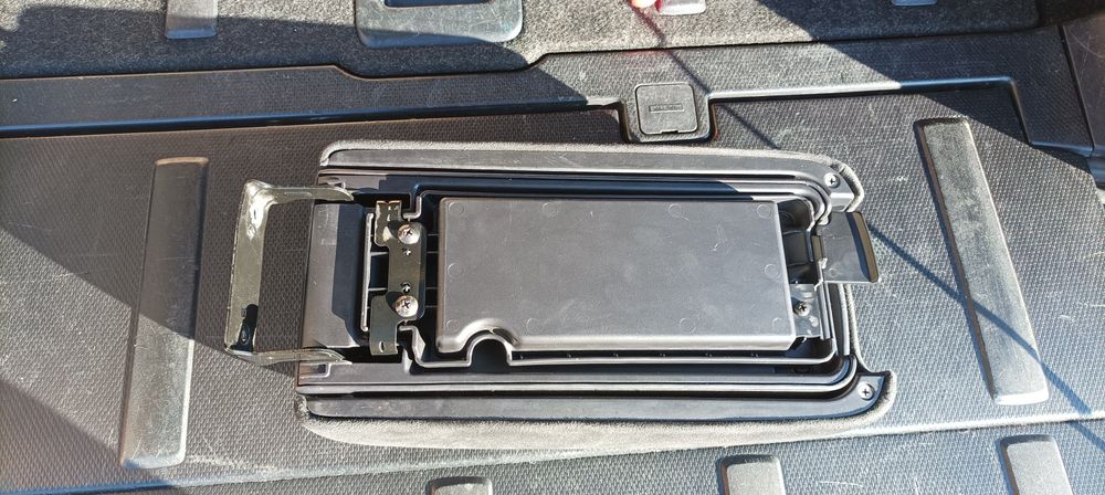 Подлакътници Mitsubishi Outlander, Peugeot 4007, Citroen C-Crosser