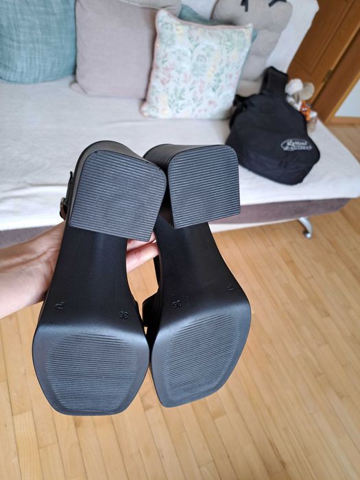 Качествени сандали изцяло ест.кожа.