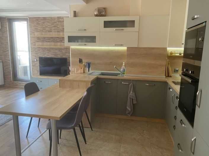 Дава се под наем Тристаен апартамент в София, Младост 3 - 110 кв.м за 930 € - Снимка #3