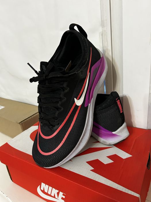 Продам беговые кросовки Nike оригинал