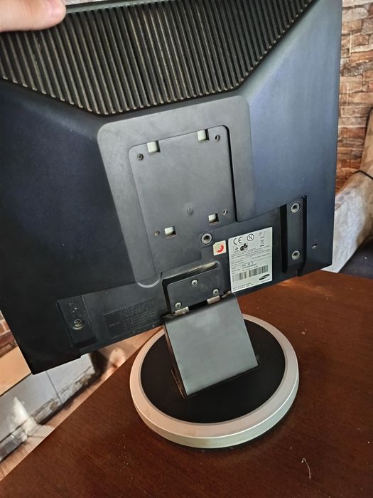 Монитор Samsung 19