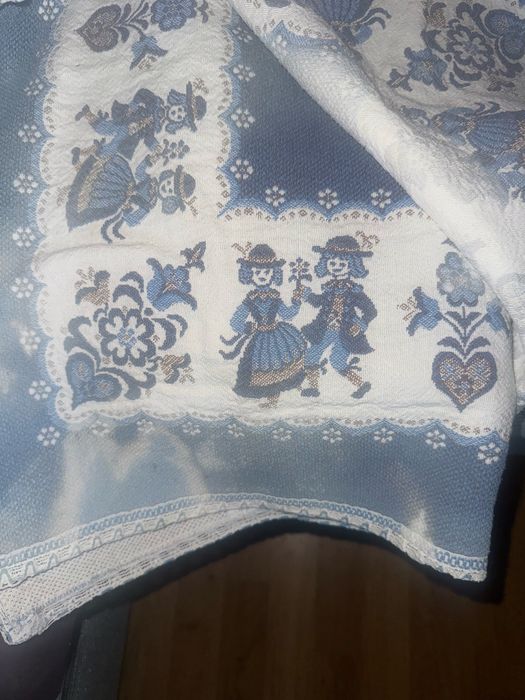 Tapiserie  fata de masa tesuta manual si groasa 145 cm / 145 cm