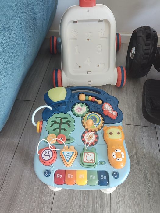 Antemergator cu centru de activitati