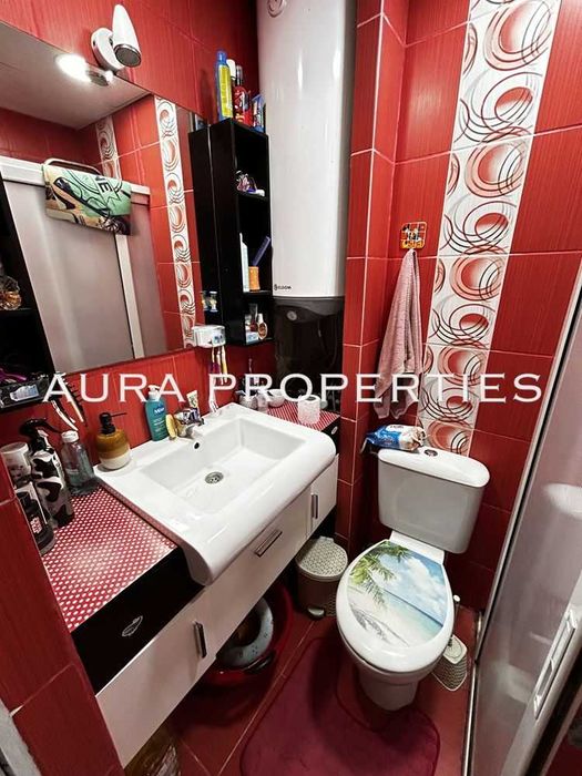 Продава се Двустаен апартамент в Разград, Център - 68 кв.м за 1328 €/кв.м - Снимка #8