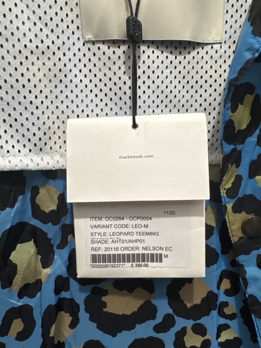 Se vinde jacheta  MACKINTOSH ploaie/soare marimea M