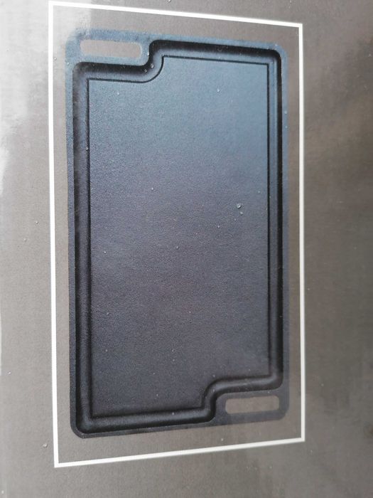 Grill fontă  pură, Ofertă 99  lei 45 x 25 cm