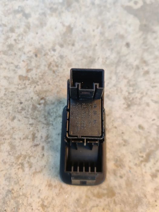 Buton geam usa stanga dreapta fata spate Vw Golf 7 VII Passat B8 Arteon Tiguan 5G0868345