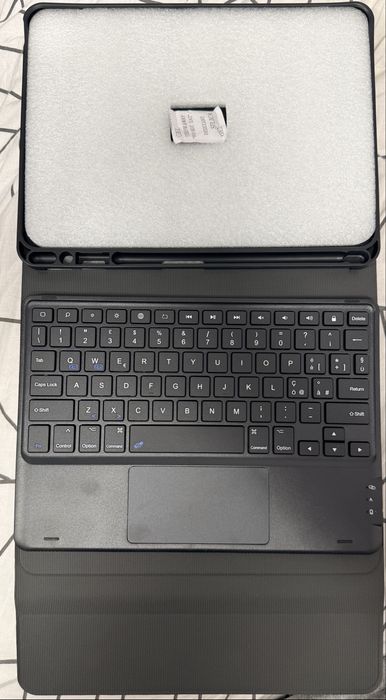 Husa iPad Air/Pro 11' M2/M3 cu tastatura si touchpad