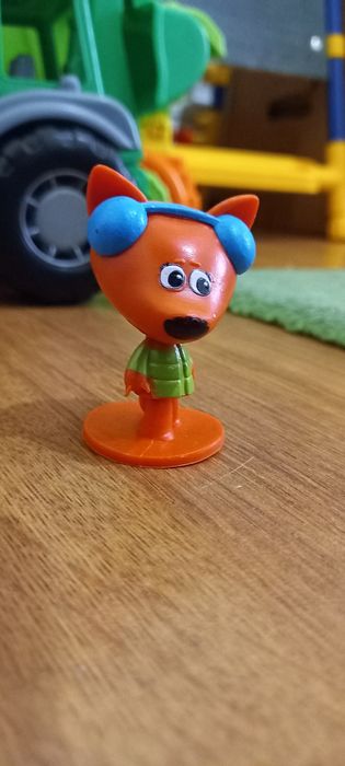 лисичка из мултика "Ми-ми мишки"