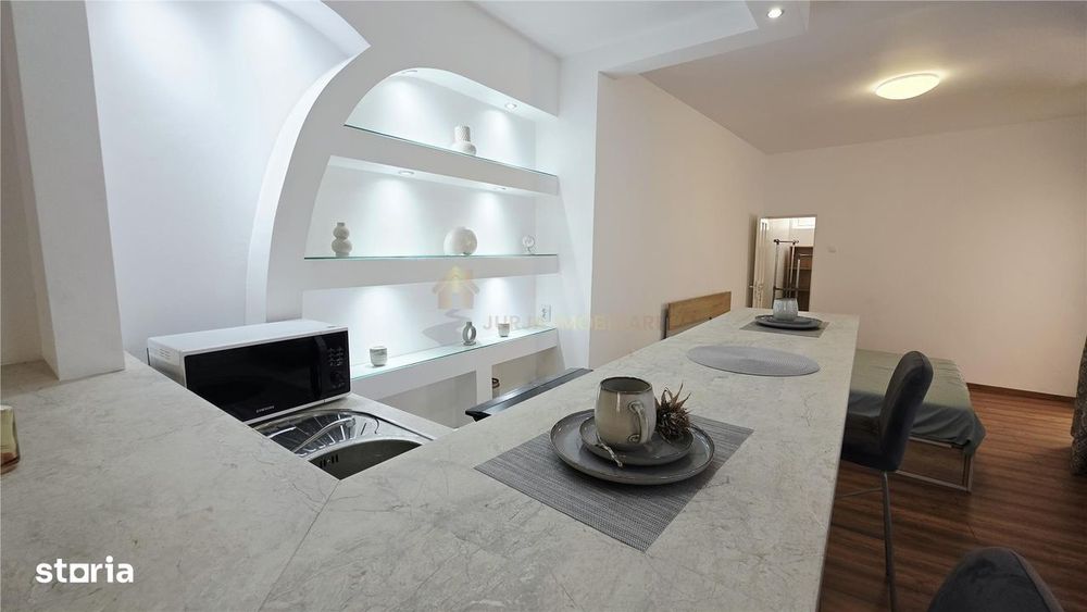 Apartament premium 80 mp Prima inchiriere Curte proprie 40 mp Strada P