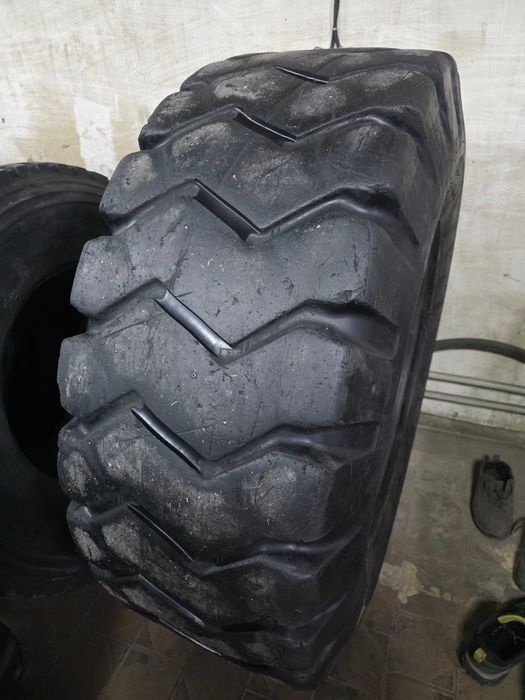 Шины на погрузчик бу 17.5-25