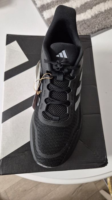 Продам кросовки adidas.