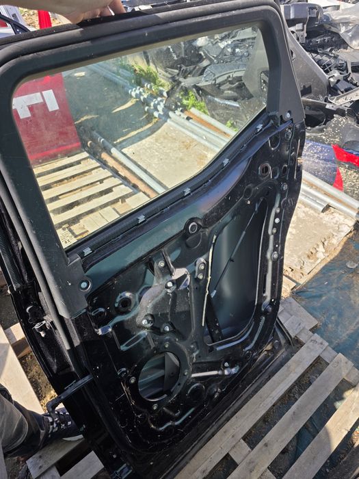 Fisker Ocean врата задна дясна