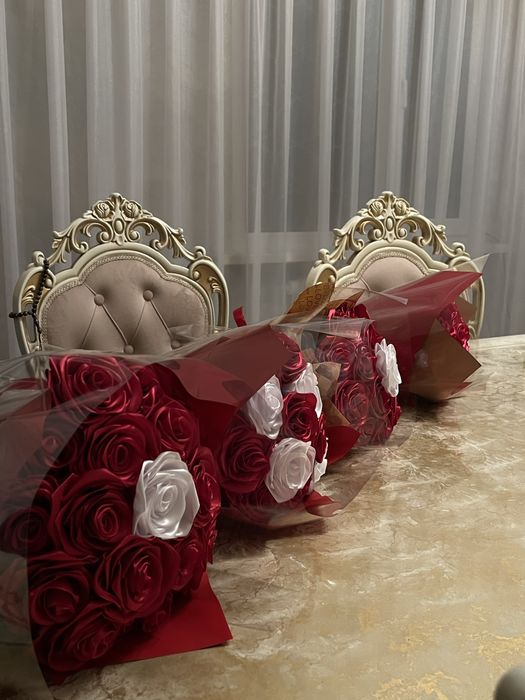 Букет из атласных лет