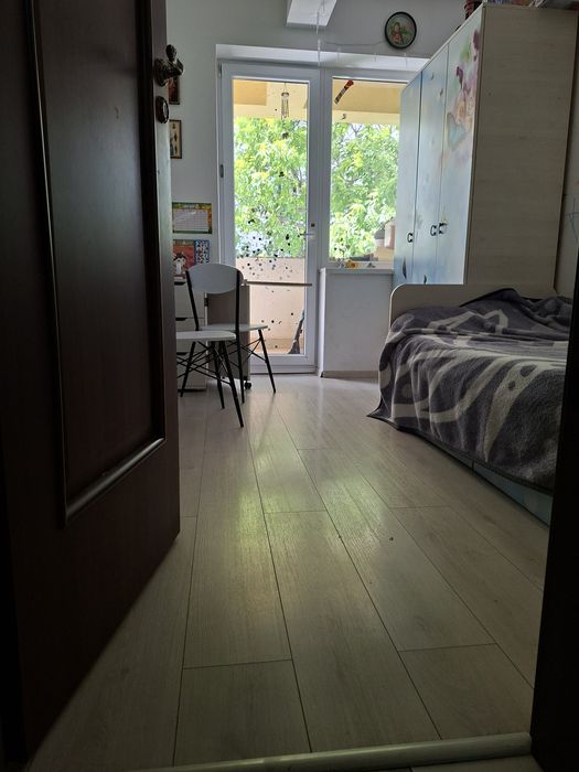 Vand apartament 4 camere