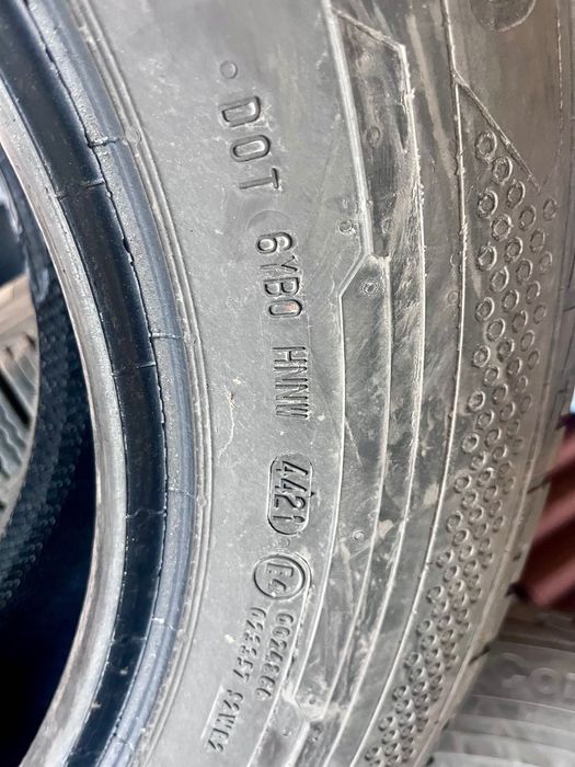 4 бр бусови гуми Continental ContiVanContact 235/65/16C