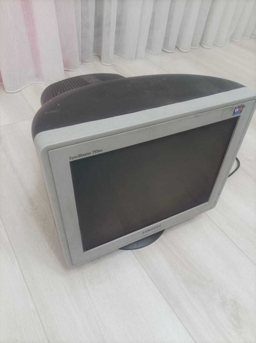 Монитор Samsung SuncMaster 793 MG