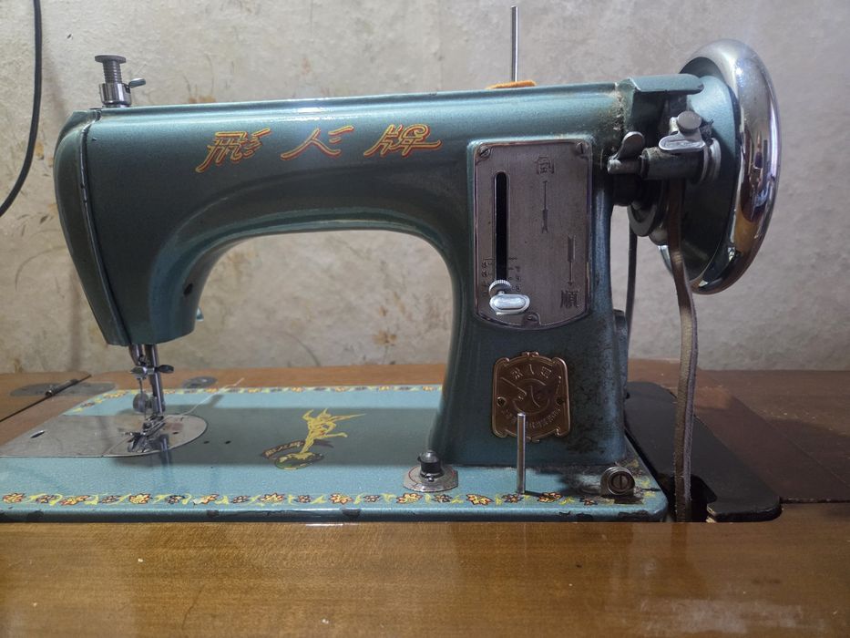 Продается швейная машина