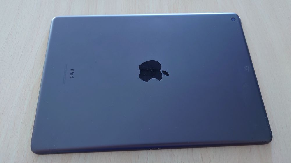 Apple Ipad 8th Gen, 128GB, Wifi, gri
