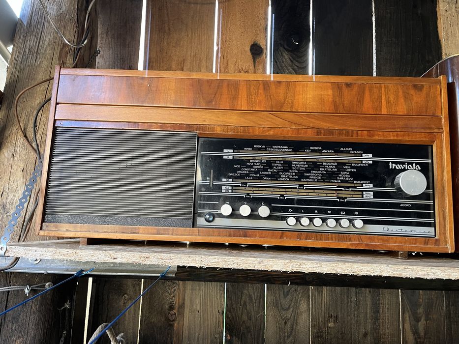 Radio vechi lampi