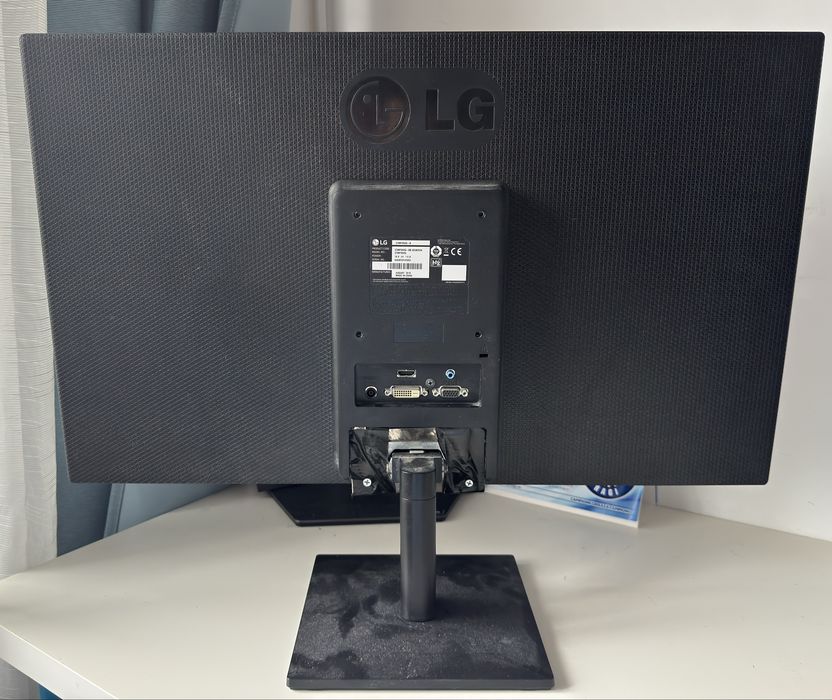 Monitor LG 27MP38VQ