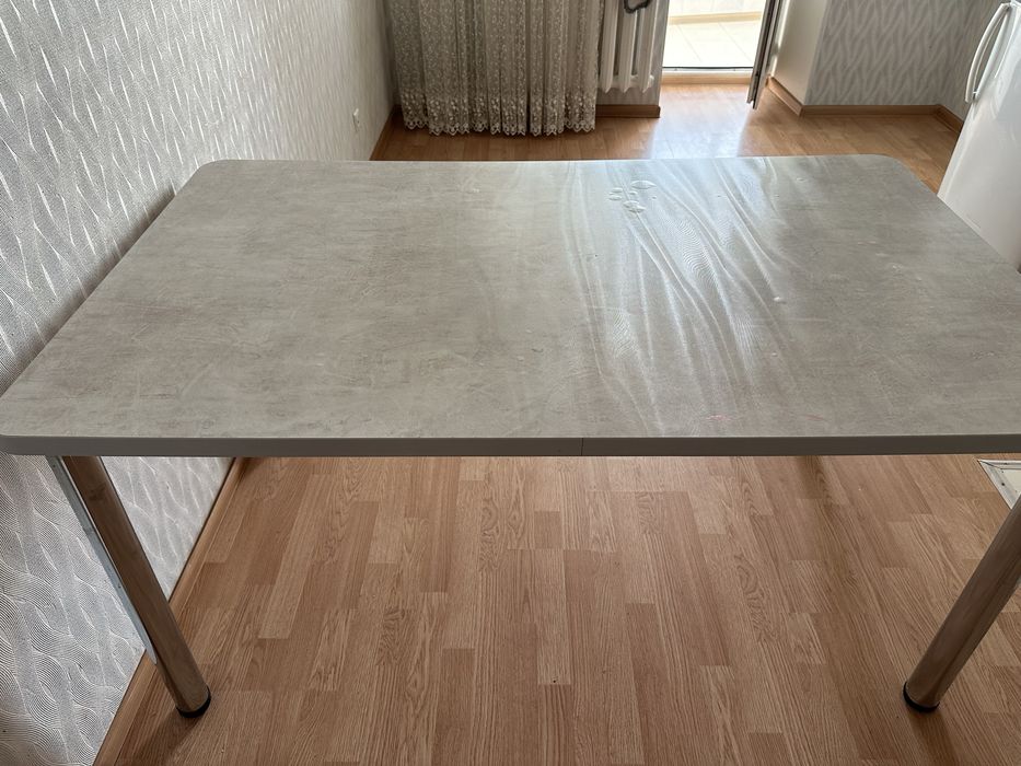 Кухонный стол в отличном состоянии