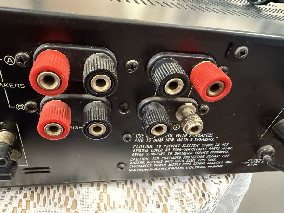 Sherwood AI-1210R Стерео усилвател