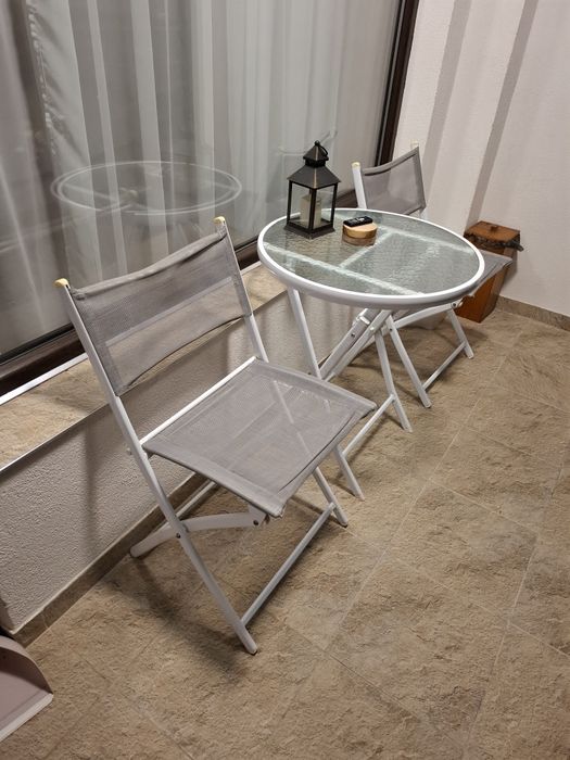 Маса и 2 стола сгъваеми