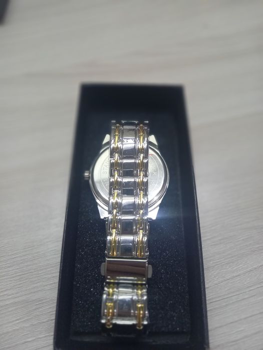 Серебряные золотые часы