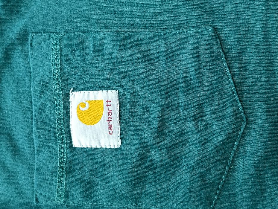 Продавам тениска Carhartt в много добро състояние – 8/10.
Цвят: тъмноз