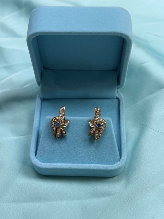 Золотые серьги с фианитами
