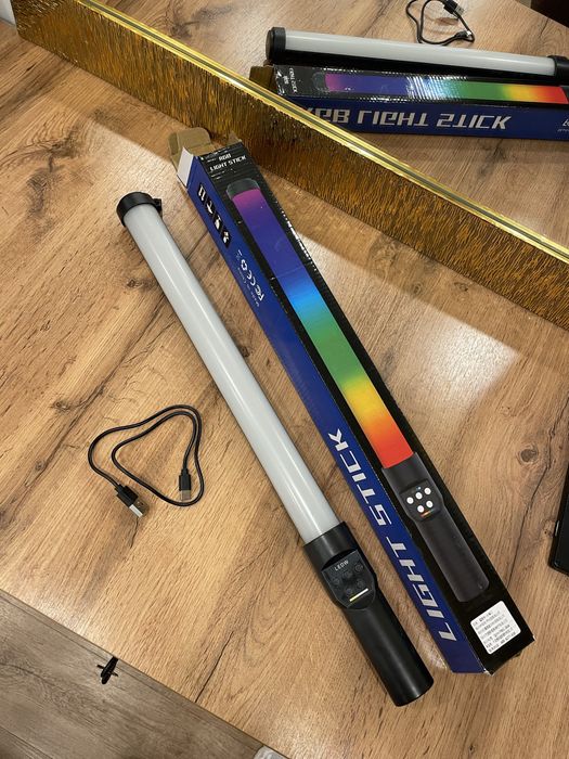 Продам видеосвет и rgb палку