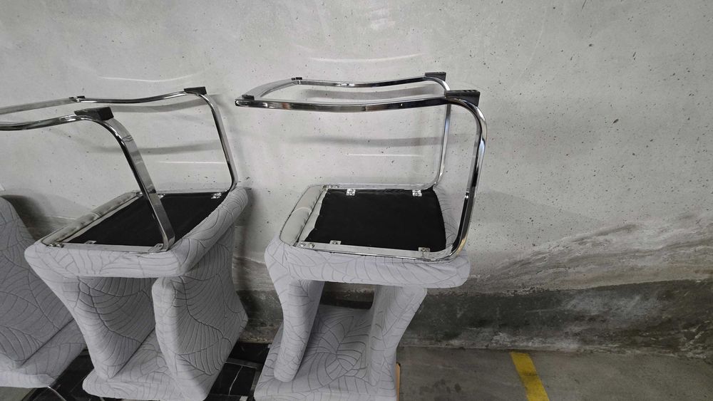 Продавам холни столове